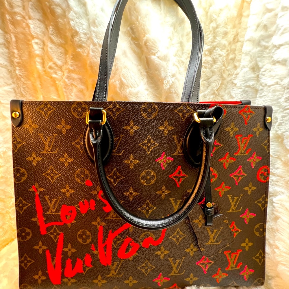 Louis Vuitton Onthego Fall in Love collection